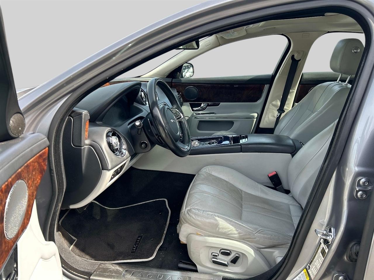 Jaguar XJ-Series  2012