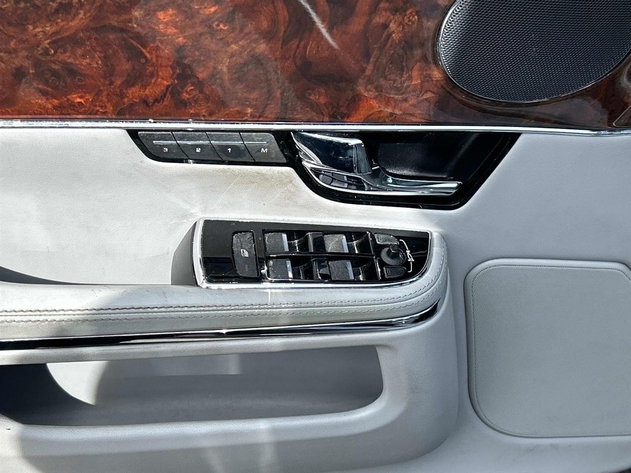 Jaguar XJ-Series  2012