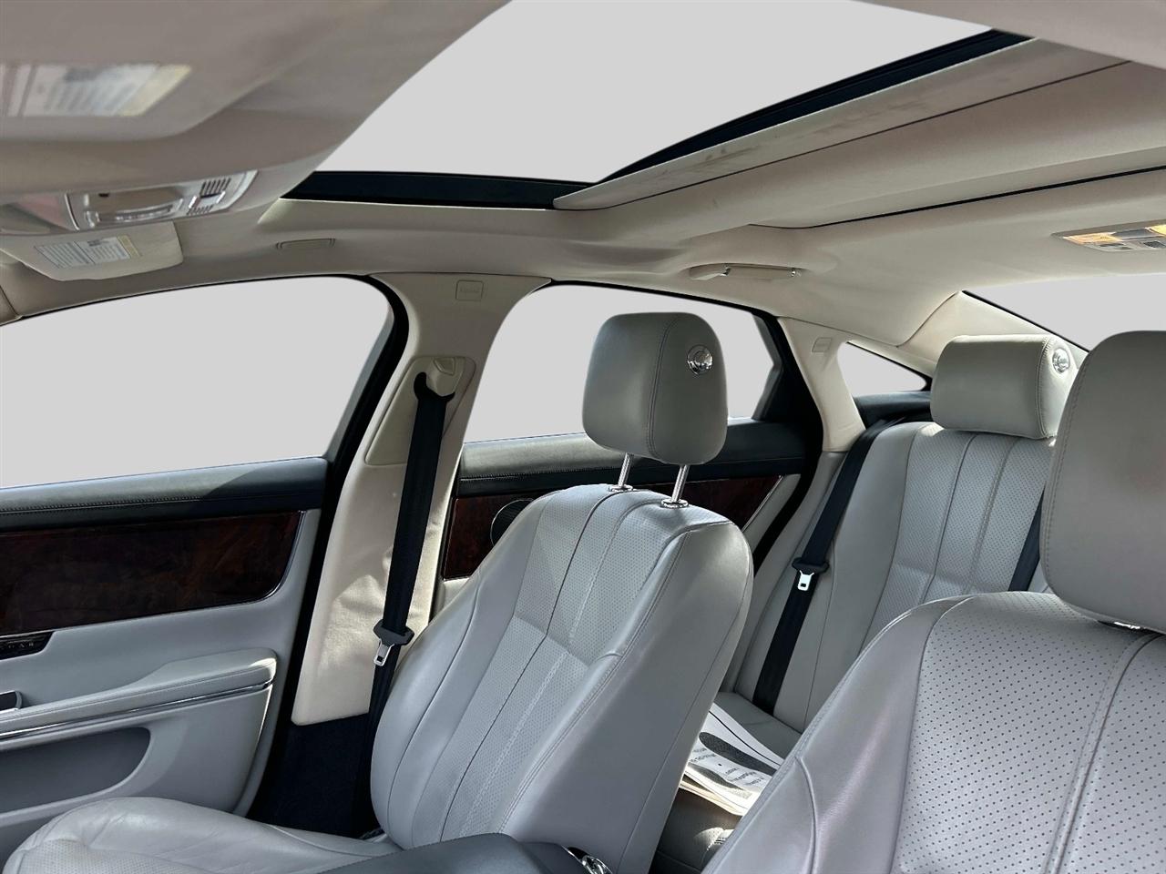 Jaguar XJ-Series  2012