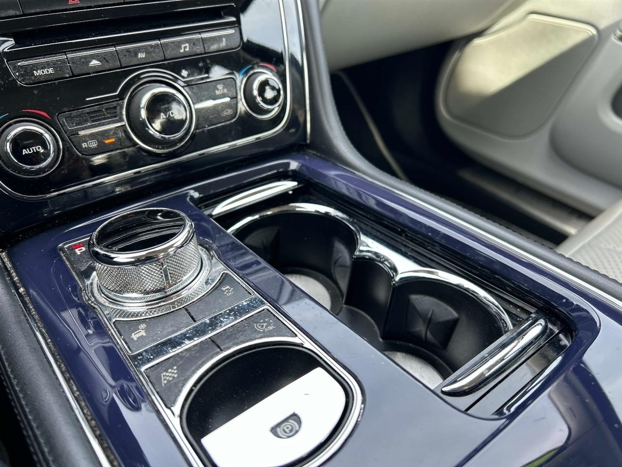 Jaguar XJ-Series  2012