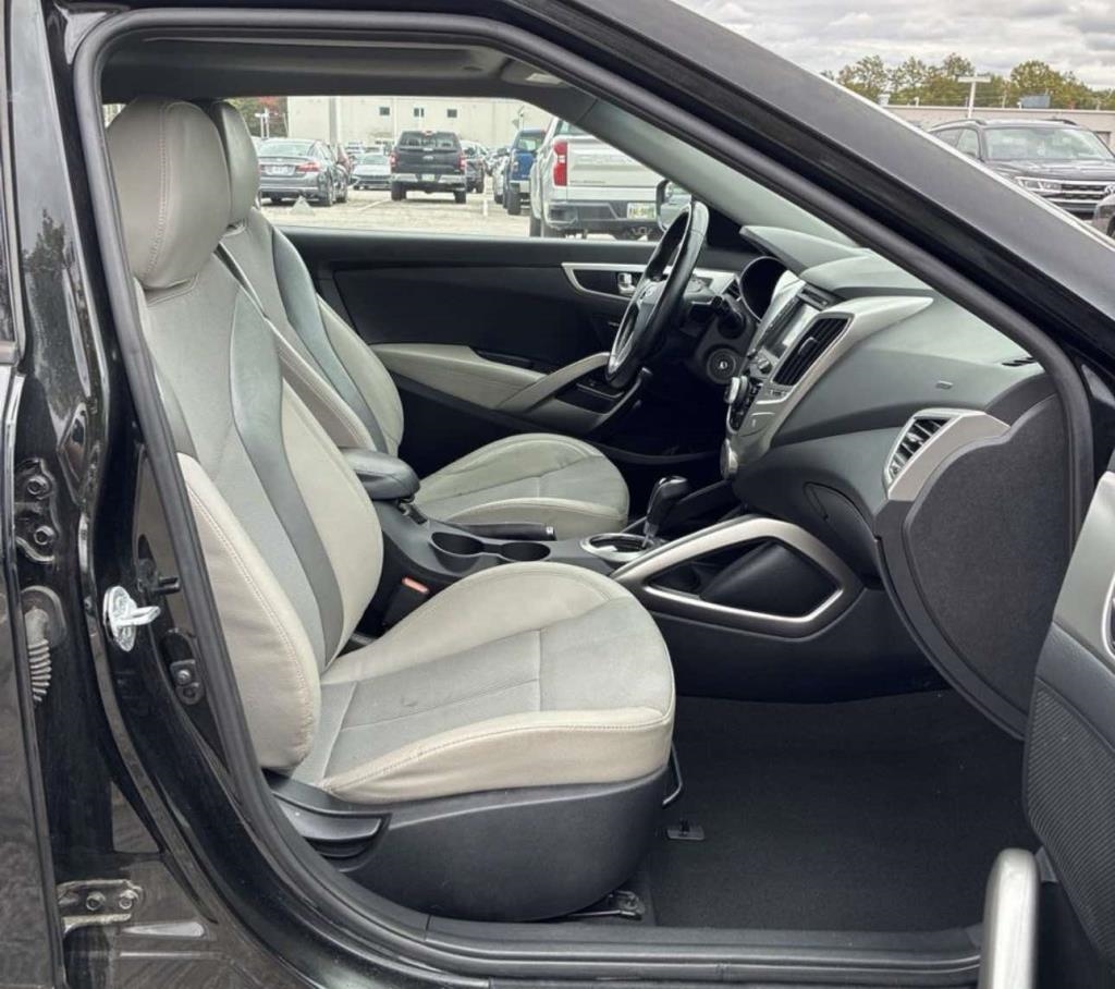 Hyundai Veloster  2014 Hyundai Veloster  2014