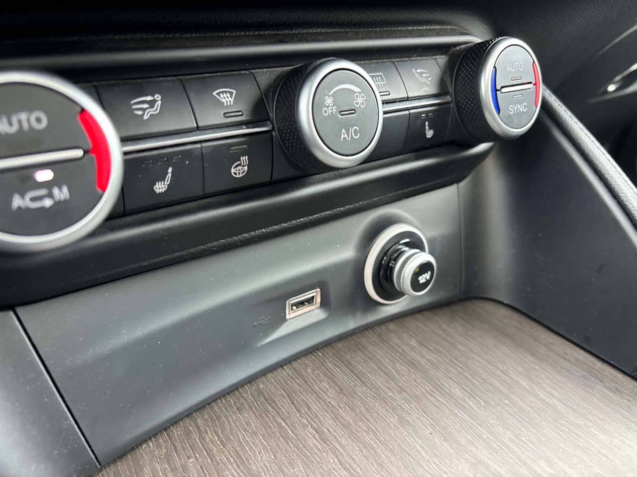 Alfa Romeo Stelvio  2018