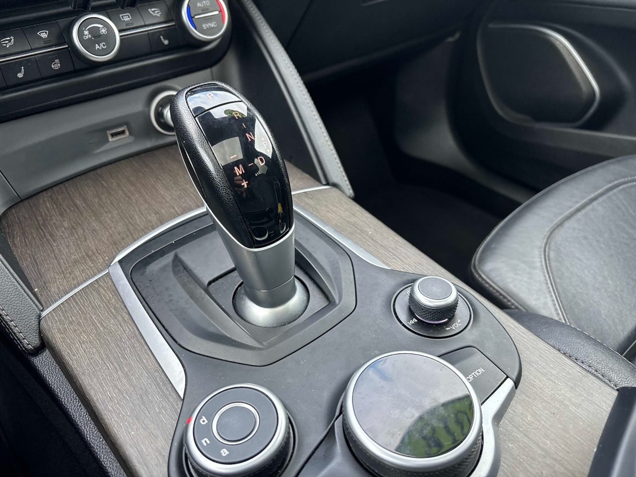 Alfa Romeo Stelvio  2018