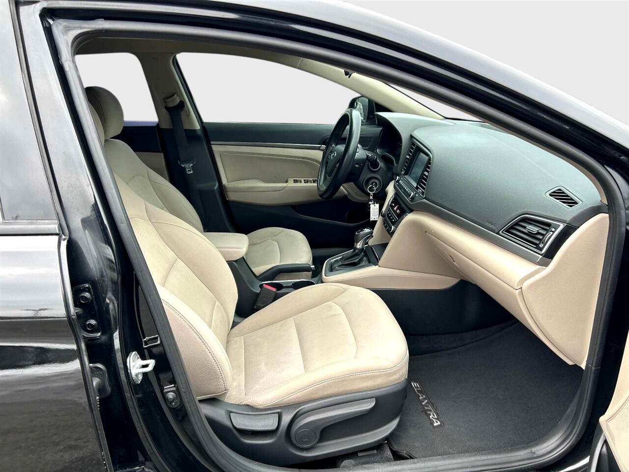 Hyundai Elantra  2017