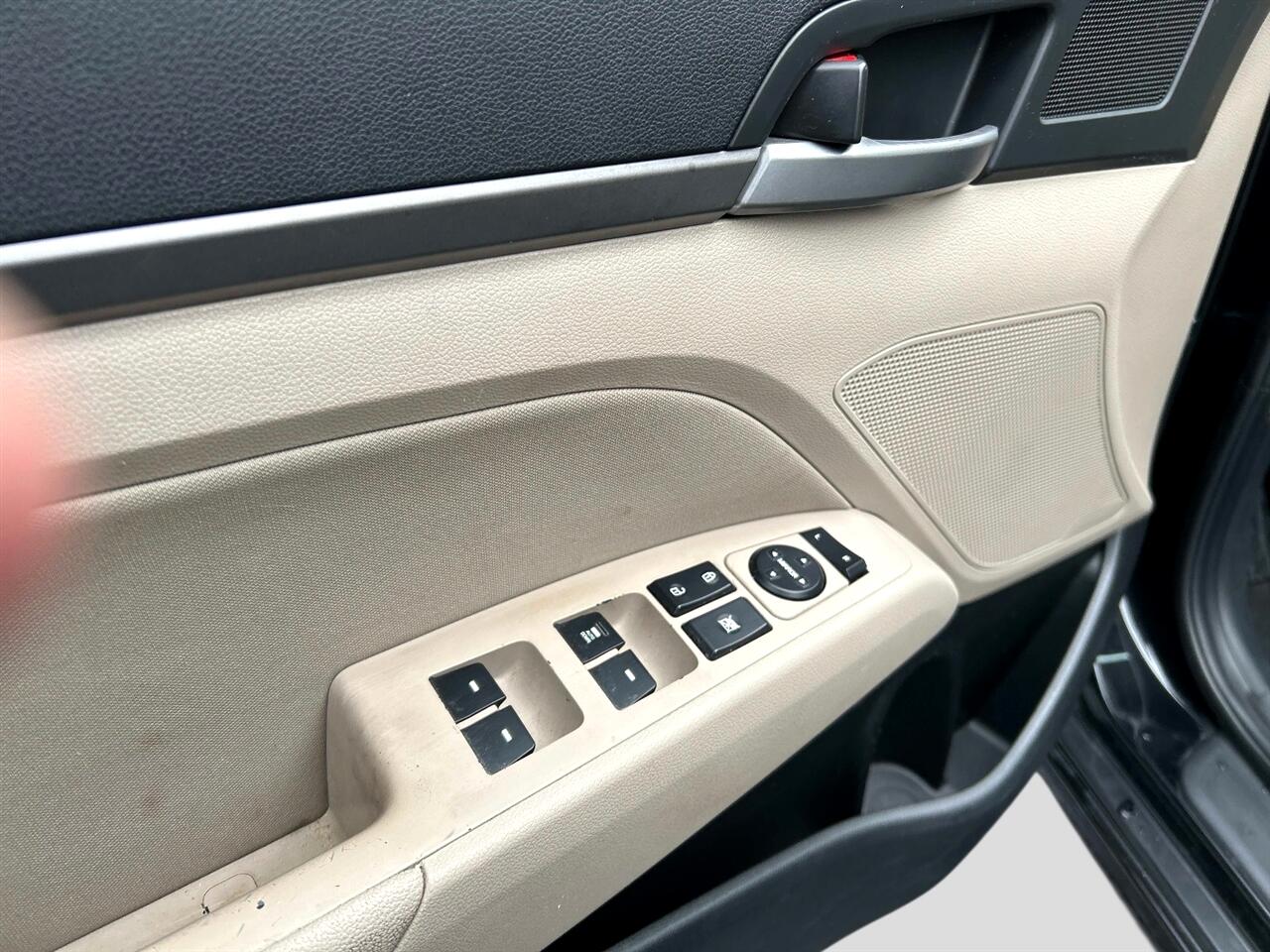 Hyundai Elantra  2017