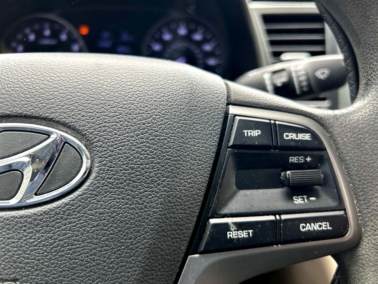 Hyundai Elantra  2017