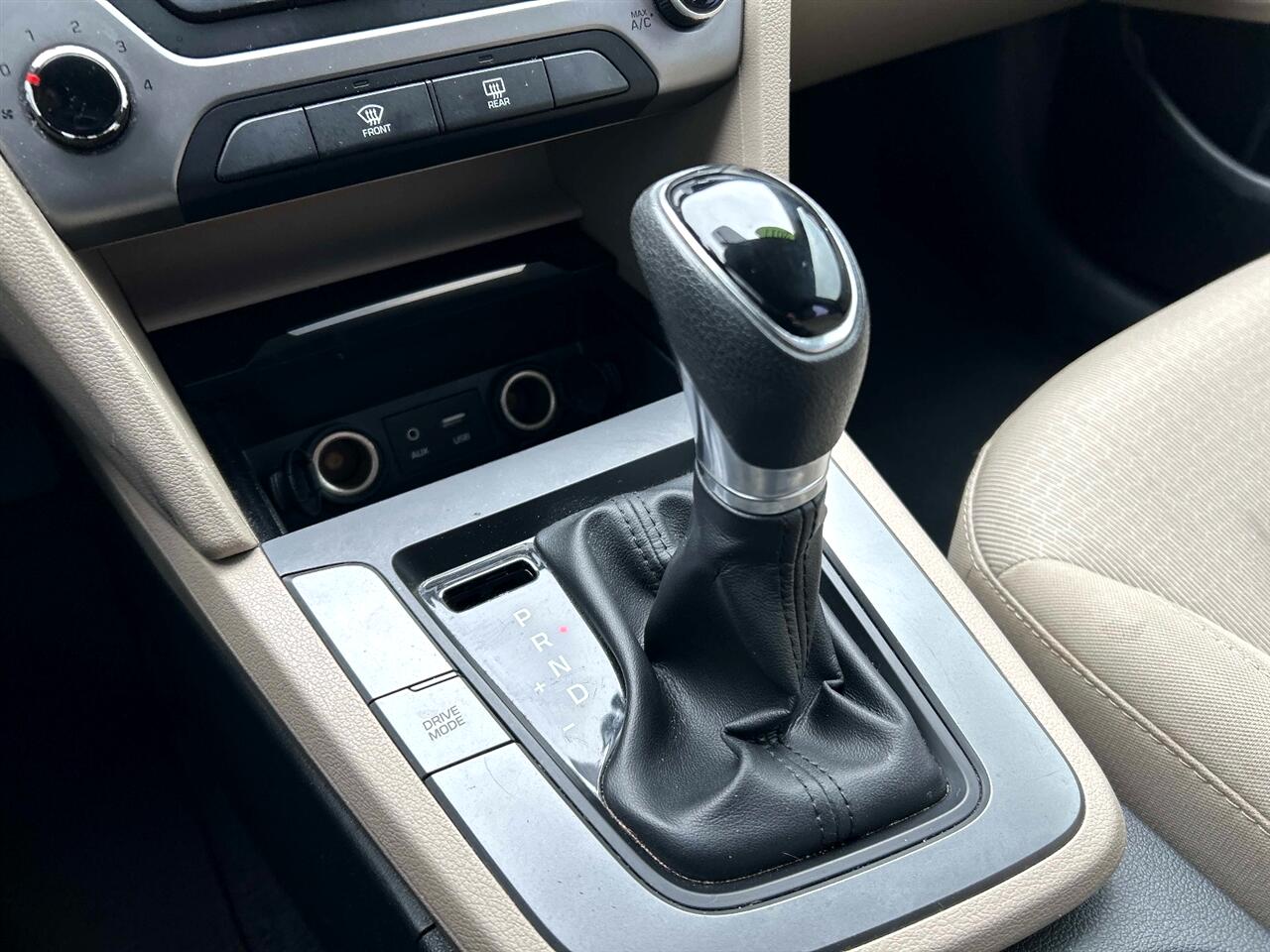 Hyundai Elantra  2017