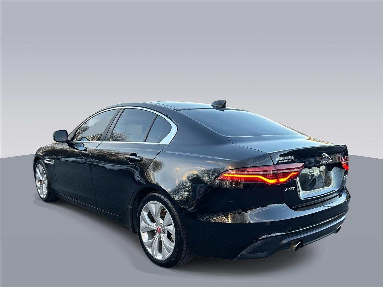 Jaguar XE  2020