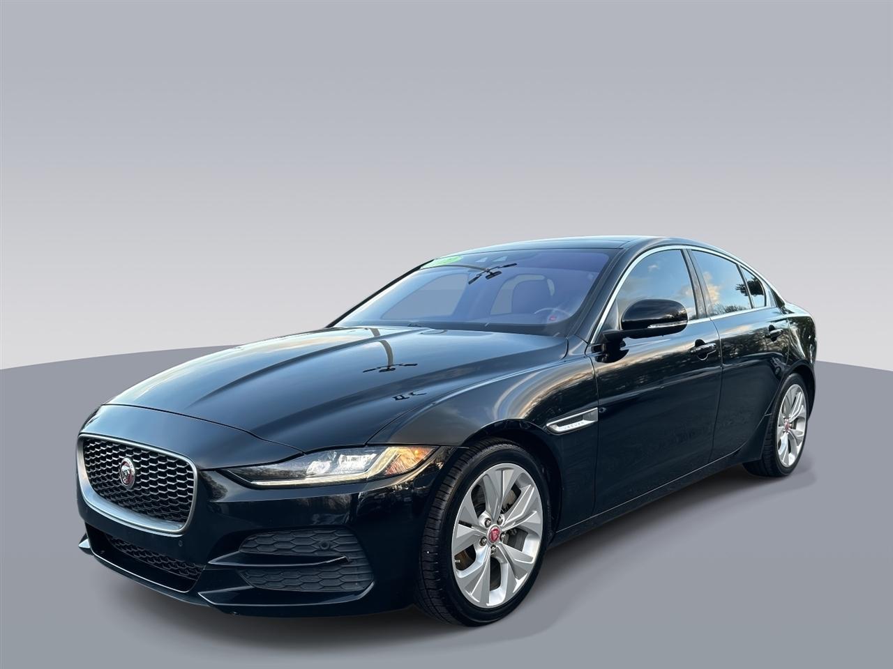 Jaguar XE  2020