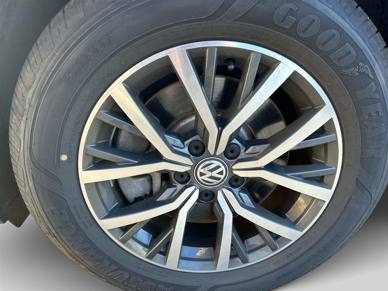 Volkswagen Tiguan 2.0T SEL 4MOTION 2018