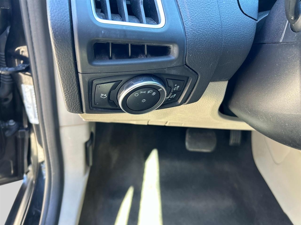 Ford Focus 5dr HB 2015