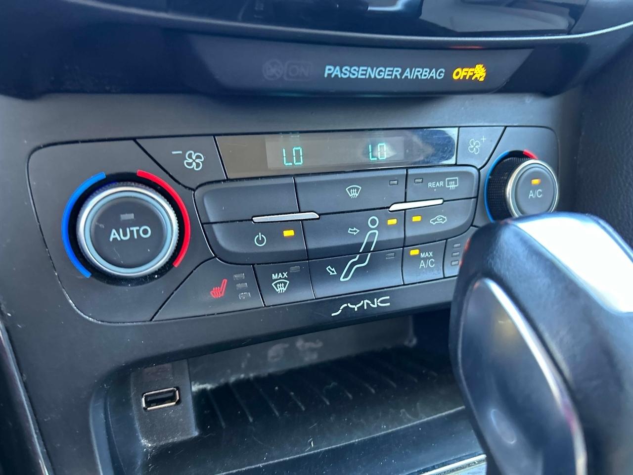 Ford Focus 5dr HB 2015