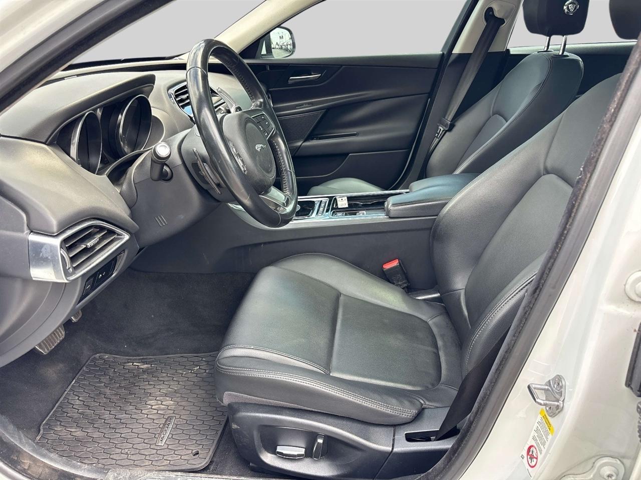 Jaguar XE 25t RWD 2019