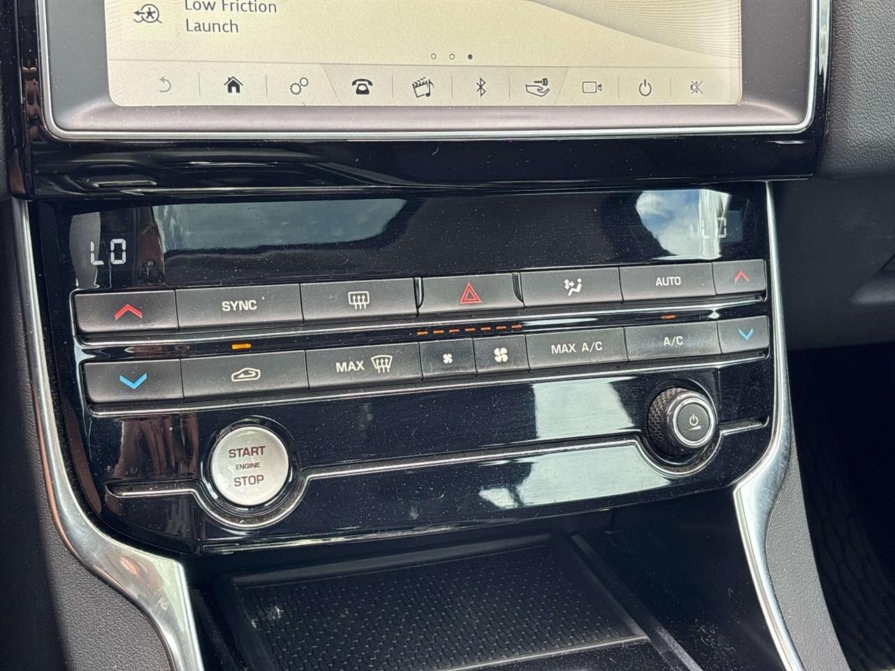 Jaguar XE 25t RWD 2019