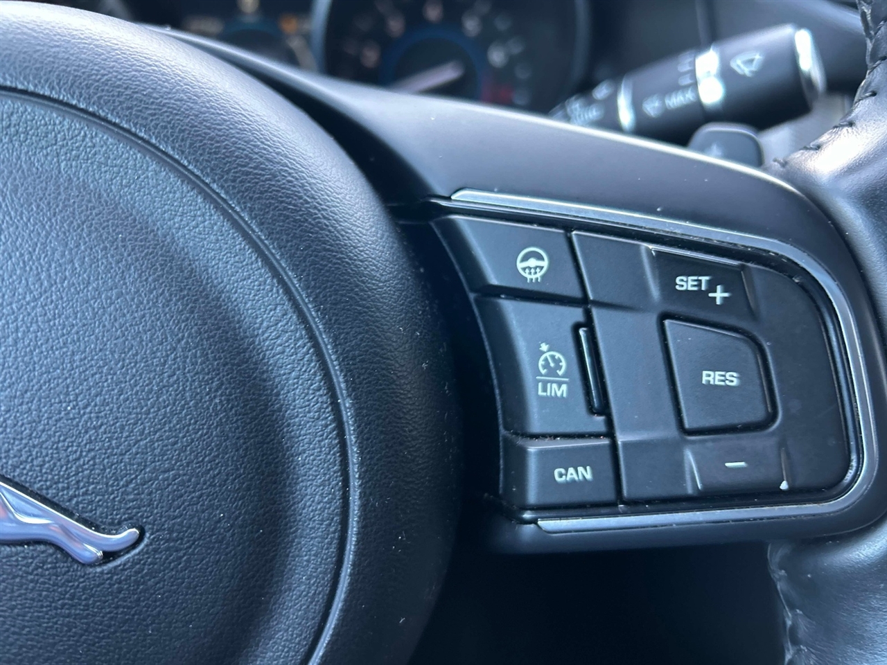 Jaguar XF-Series  2017