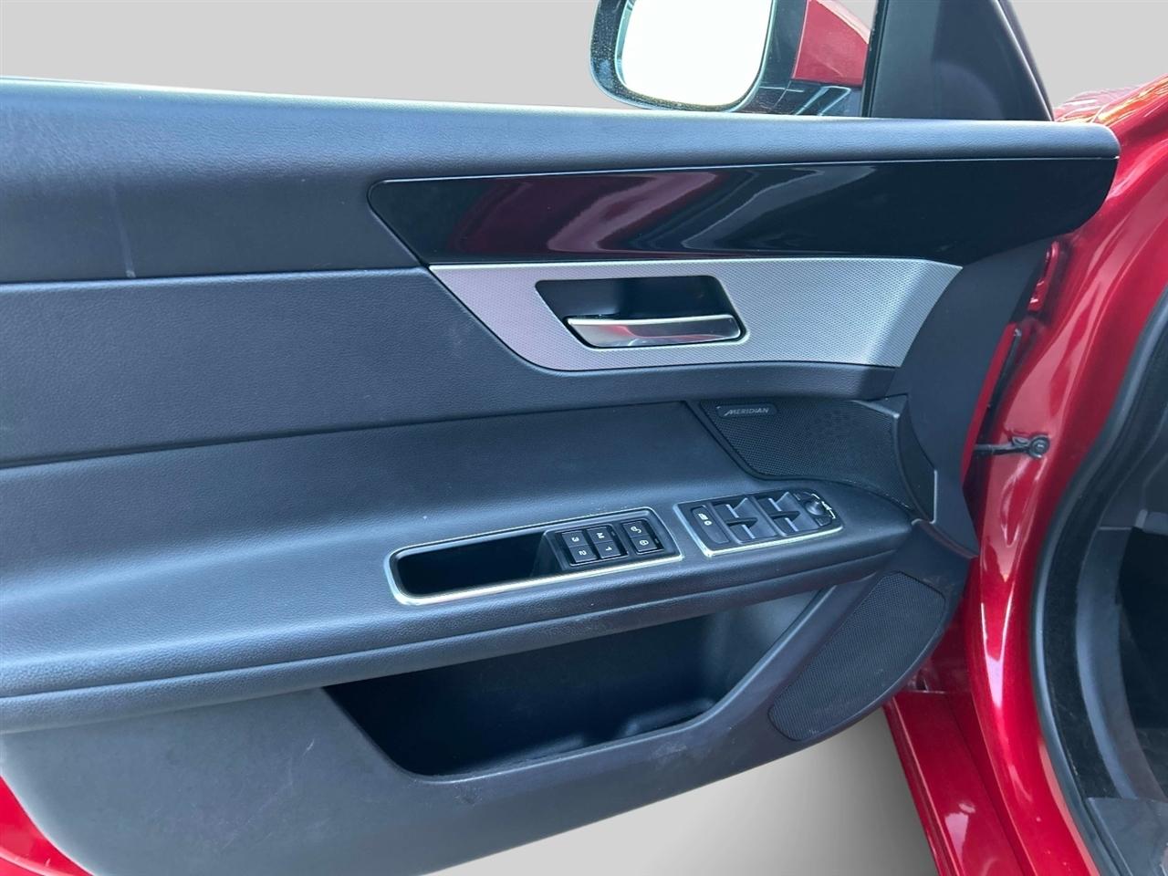 Jaguar XF-Series  2017