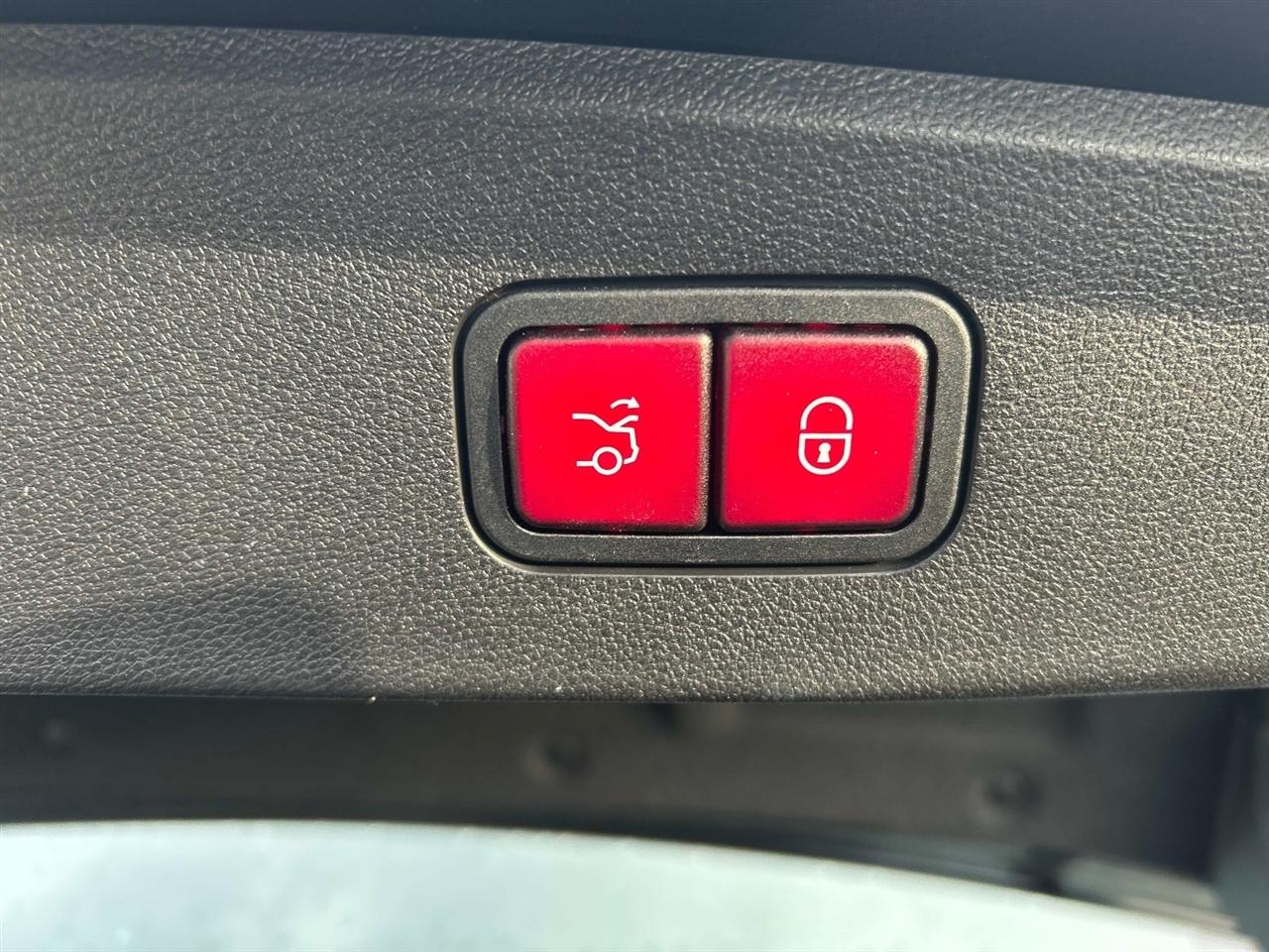 Mercedes-Benz E-Class  2010