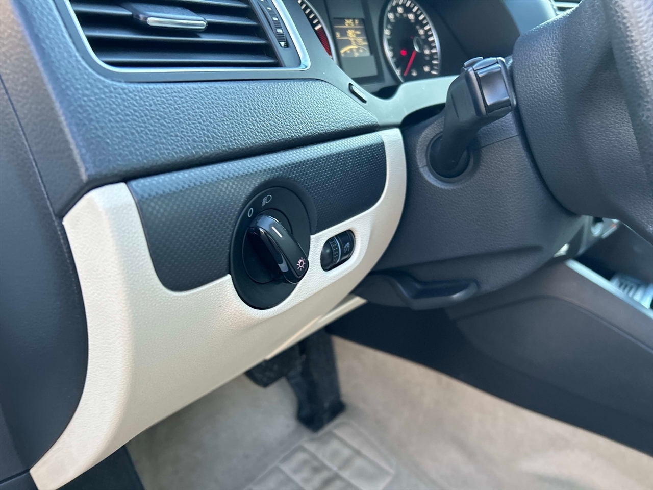 Volkswagen Jetta  2014