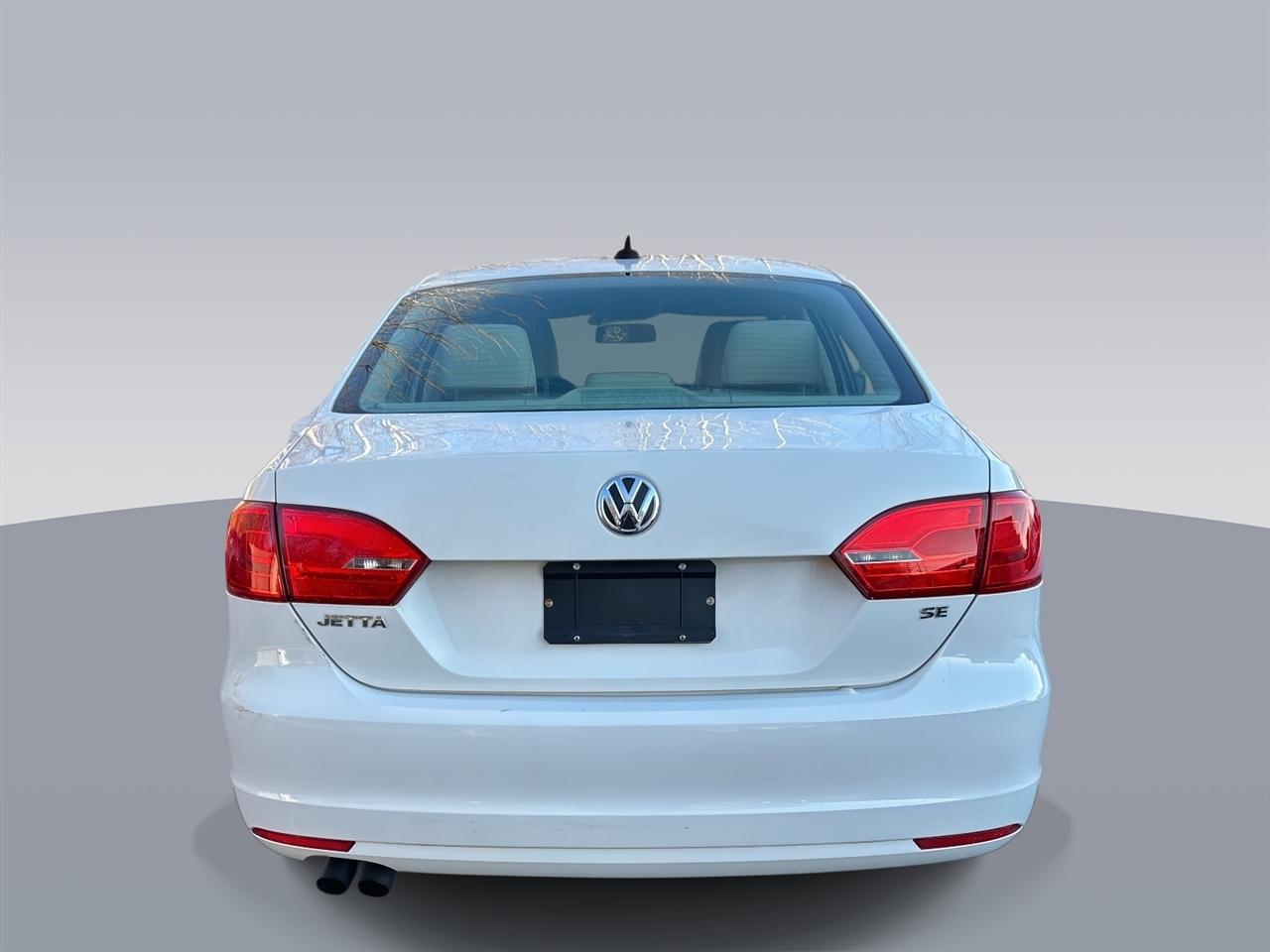 Volkswagen Jetta  2014