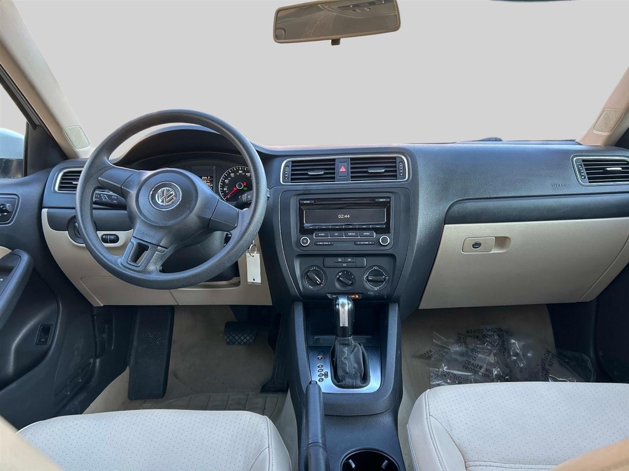 Volkswagen Jetta  2014