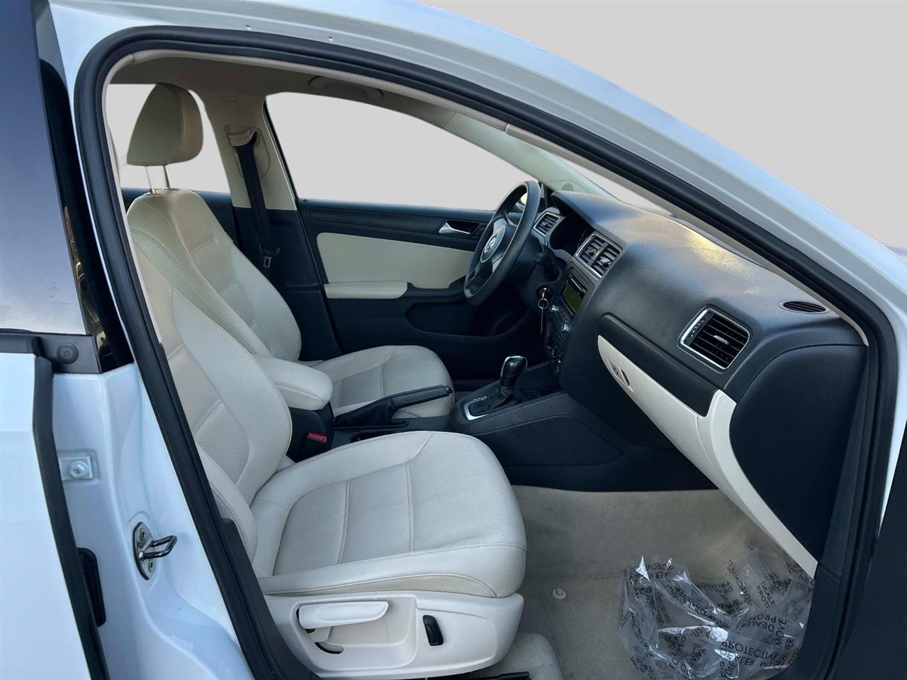 Volkswagen Jetta  2014