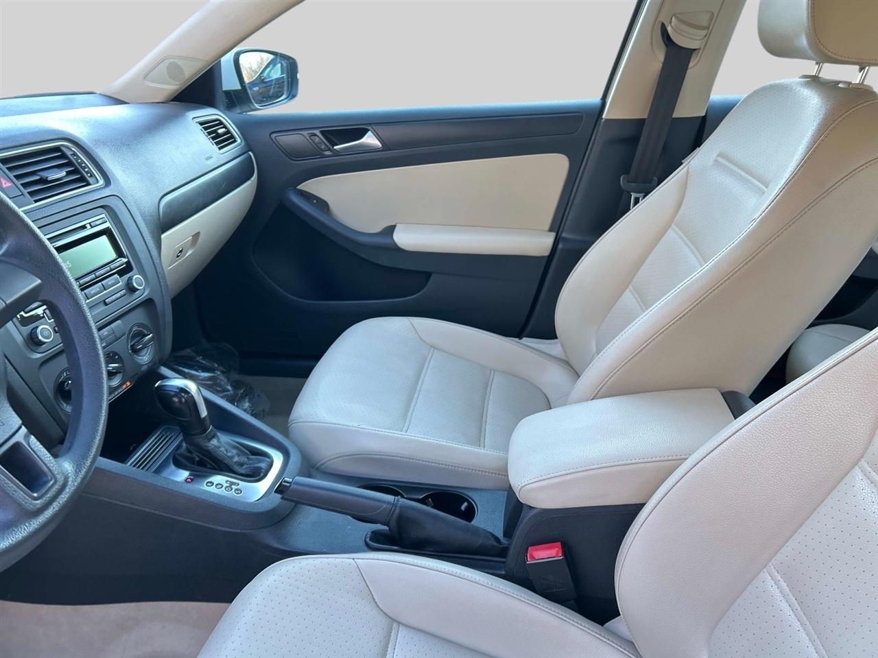 Volkswagen Jetta  2014