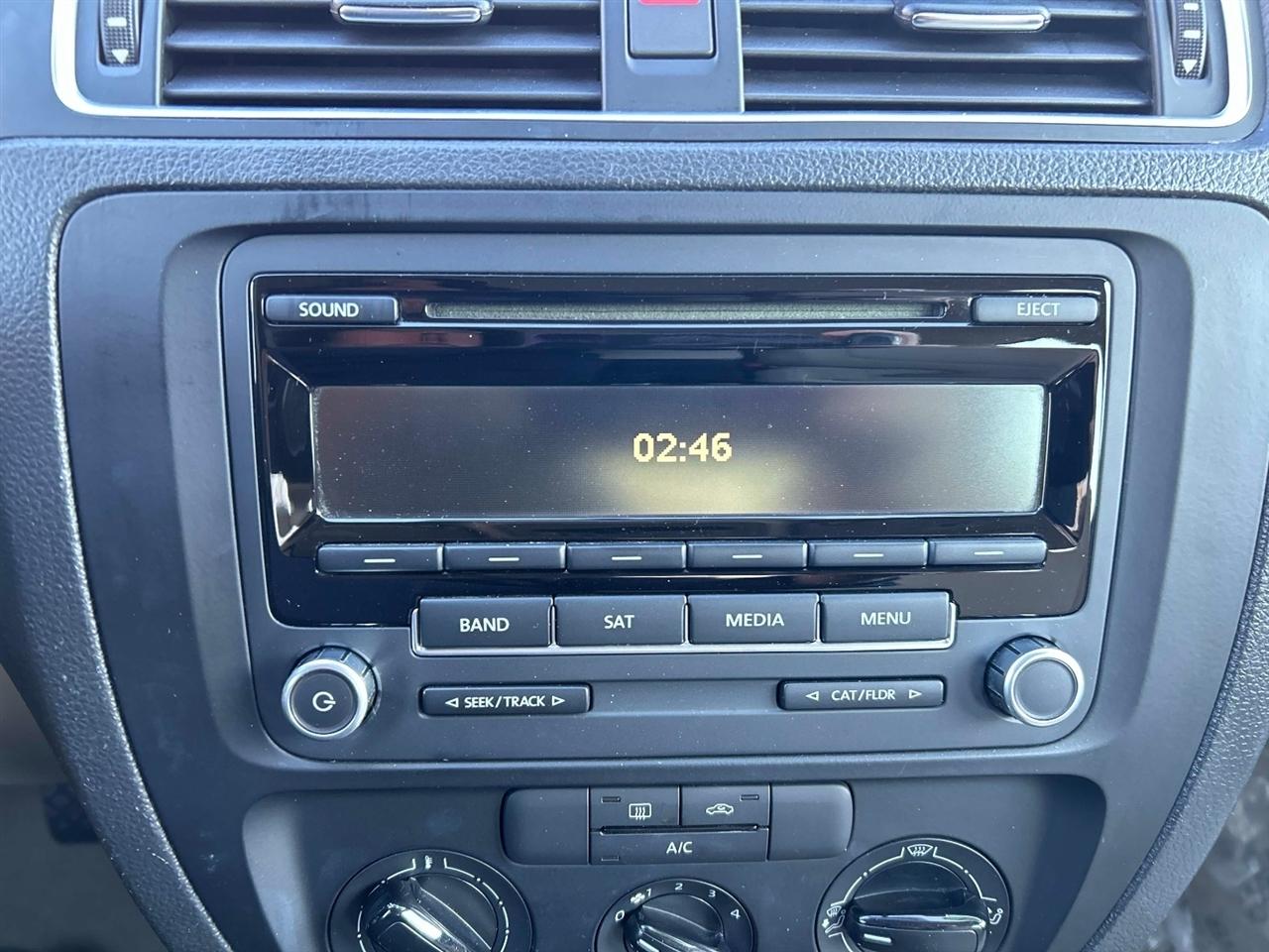 Volkswagen Jetta  2014