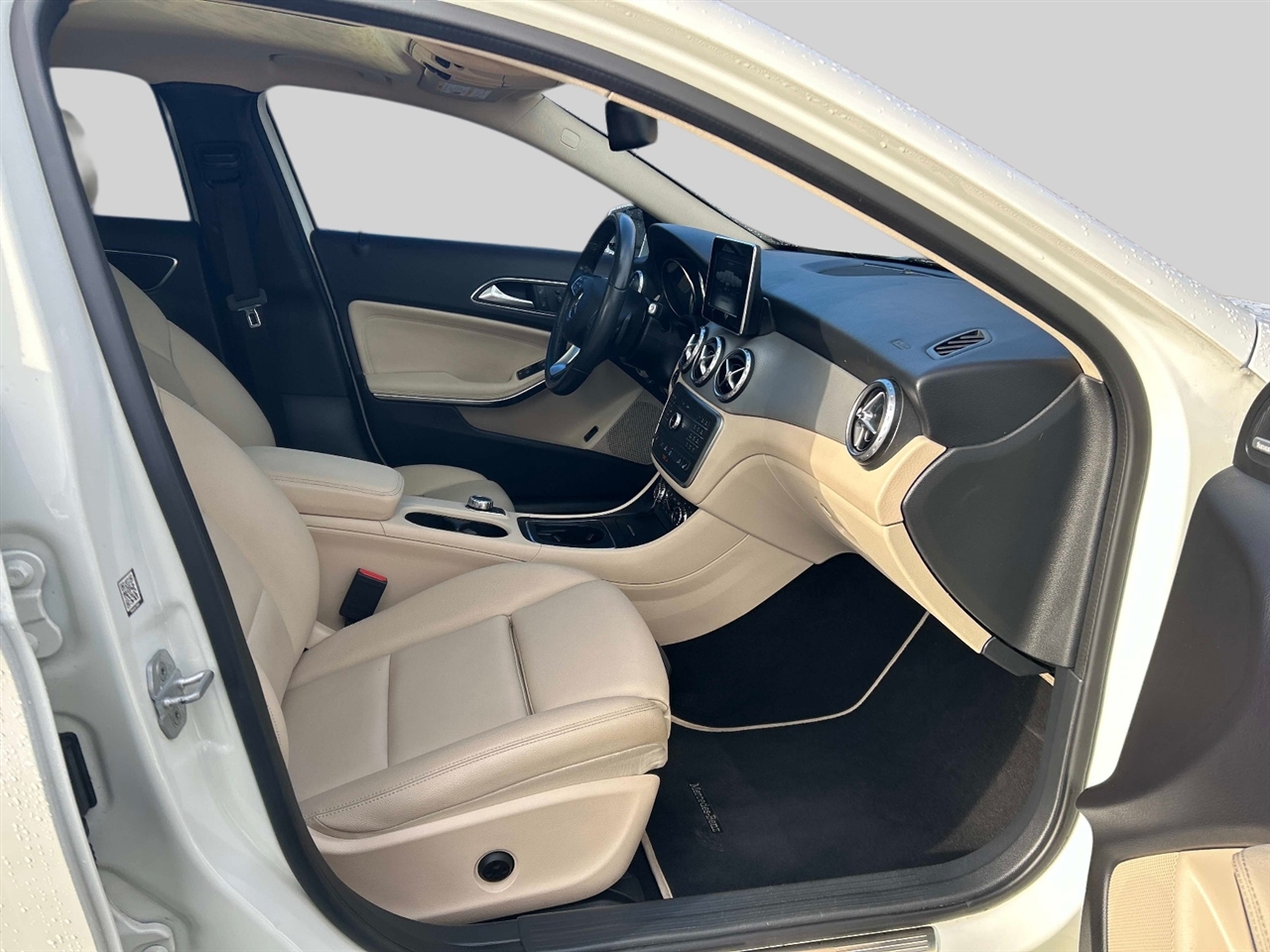 Mercedes-Benz GLA-Class  2017