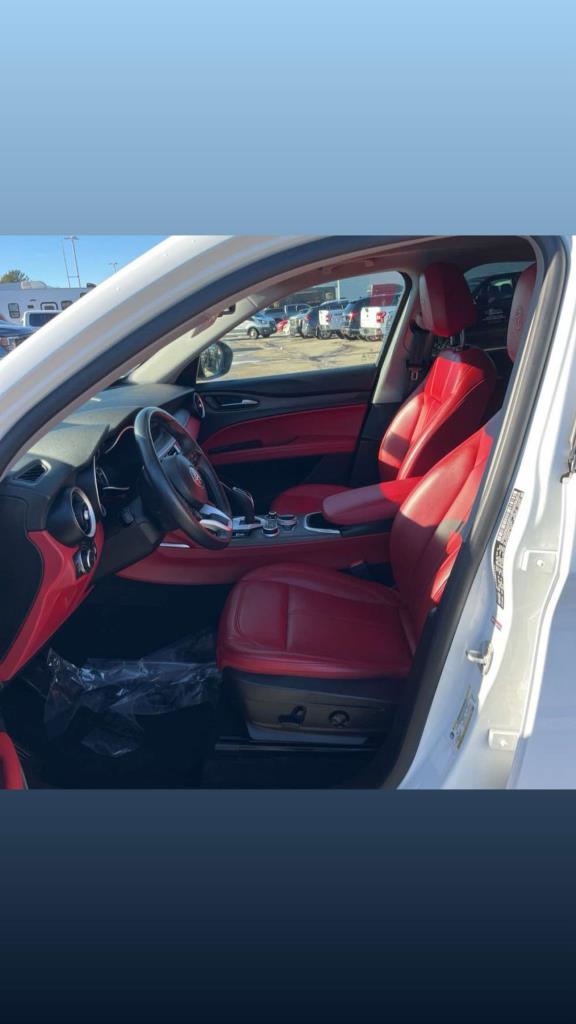 Alfa Romeo Stelvio  2021