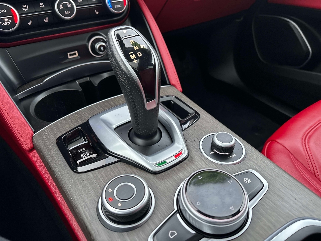 Alfa Romeo Stelvio  2021