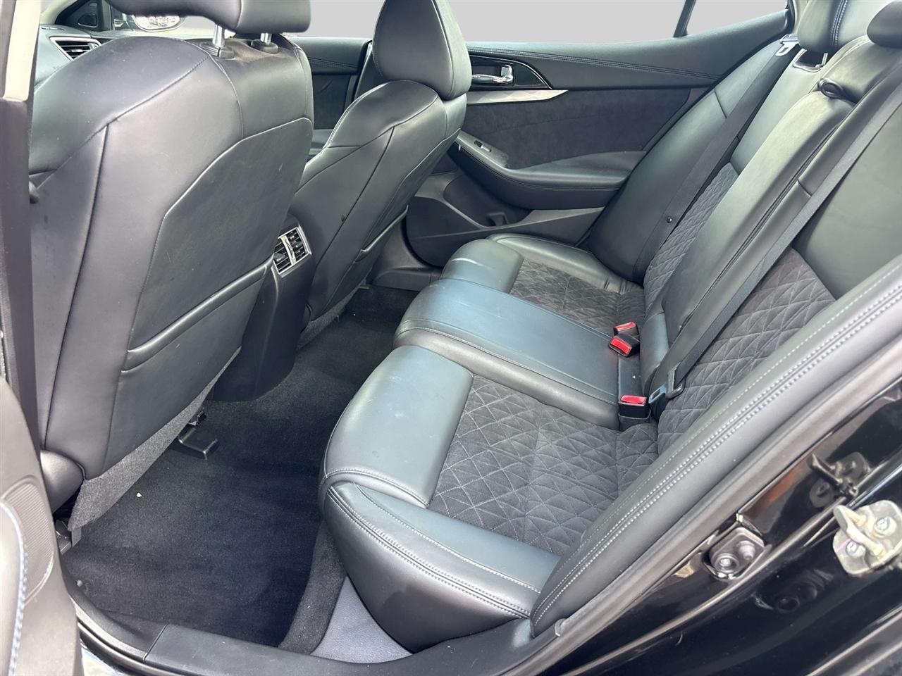 Nissan Maxima 4dr Sdn 3.5 SR 2016