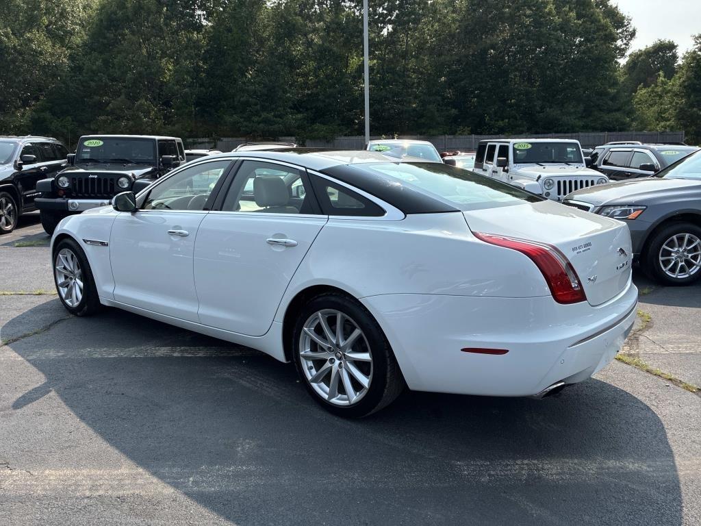 Jaguar XJ-Series 4dr Sdn RWD 2013