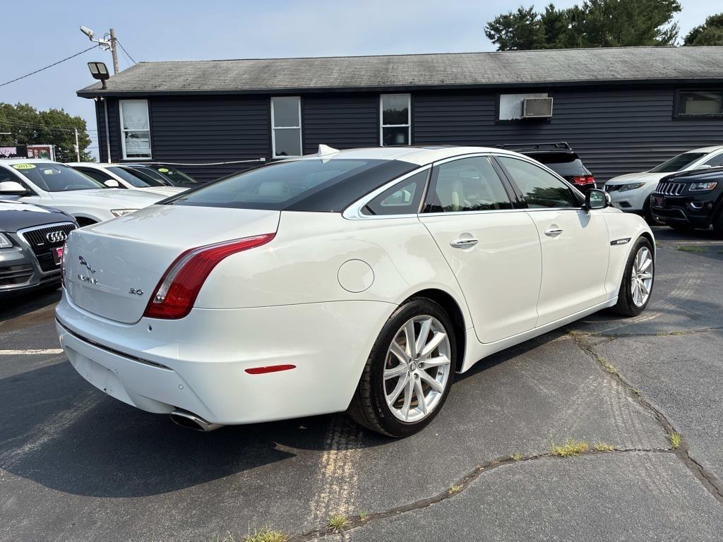 Jaguar XJ-Series 4dr Sdn RWD 2013