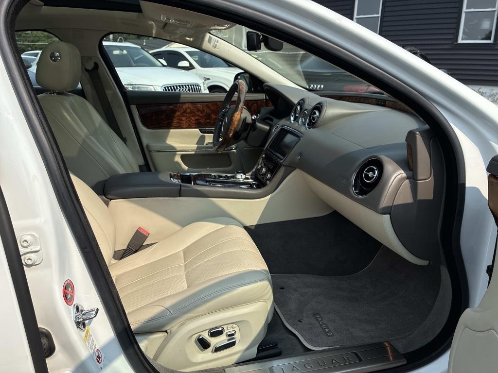 Jaguar XJ-Series 4dr Sdn RWD 2013