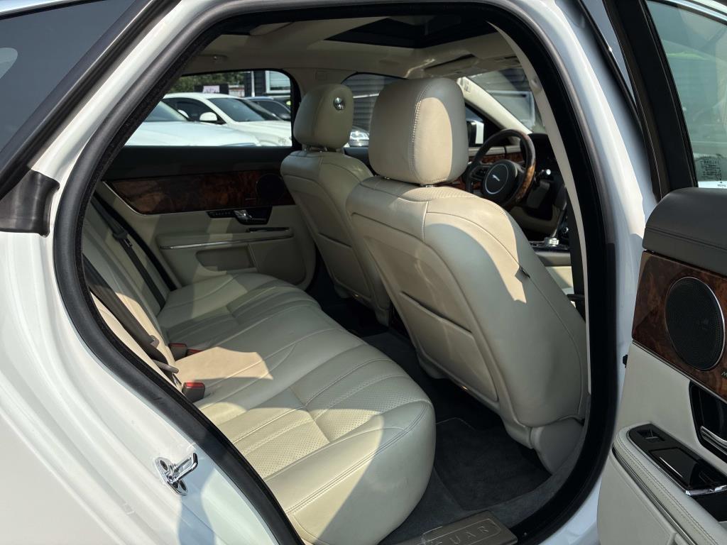 Jaguar XJ-Series 4dr Sdn RWD 2013