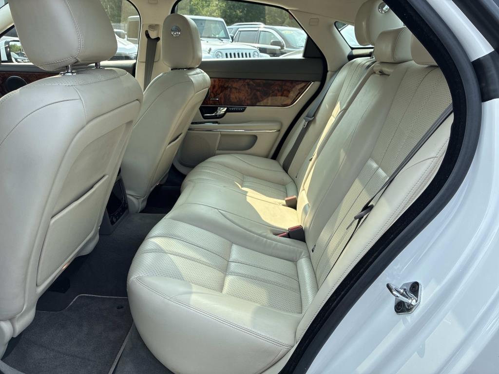 Jaguar XJ-Series 4dr Sdn RWD 2013