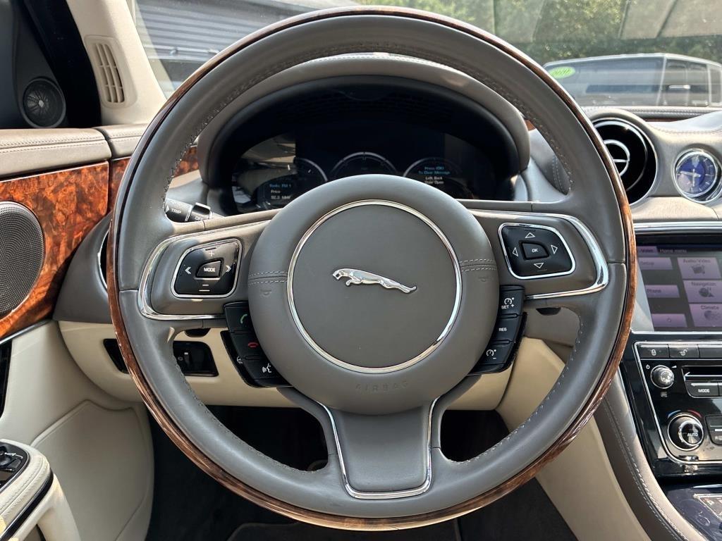 Jaguar XJ-Series 4dr Sdn RWD 2013