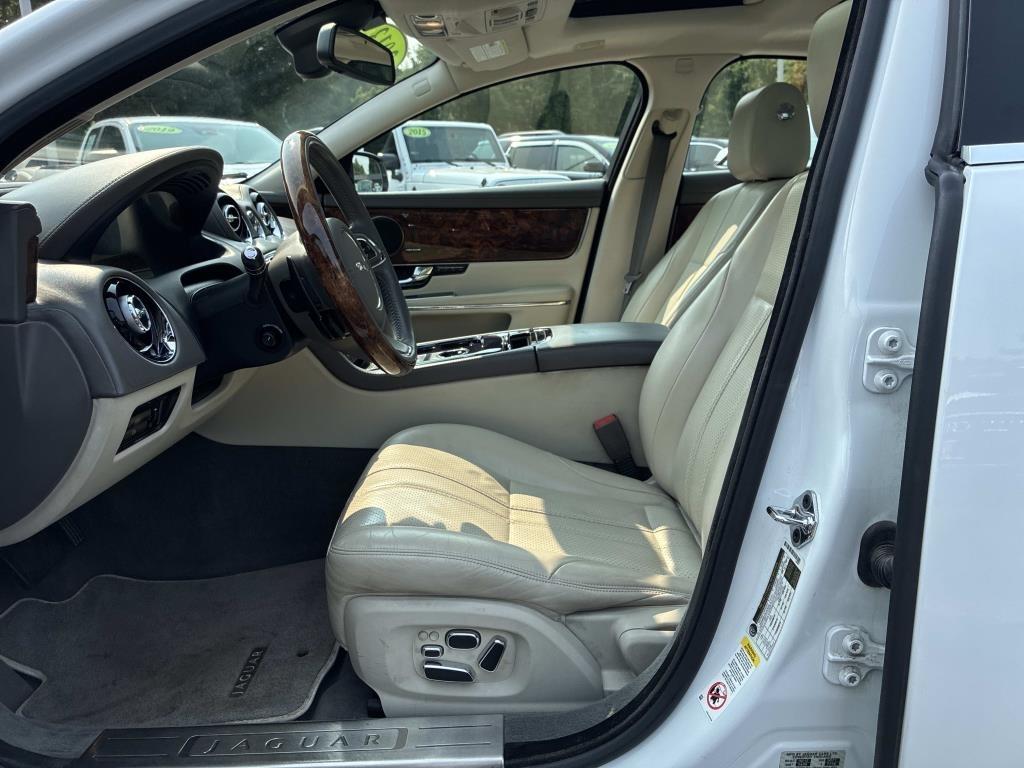 Jaguar XJ-Series 4dr Sdn RWD 2013