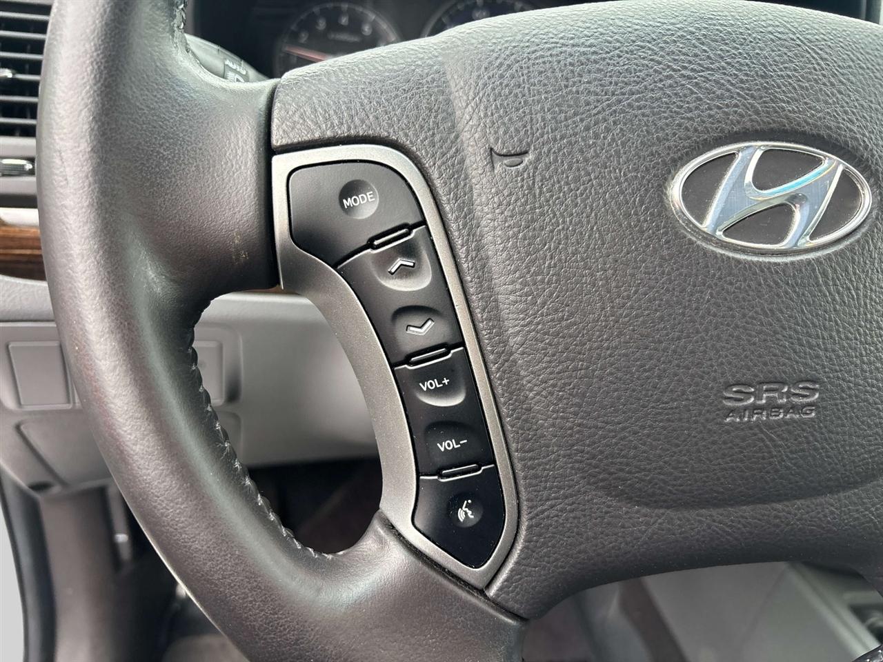 Hyundai Santa Fe  2011