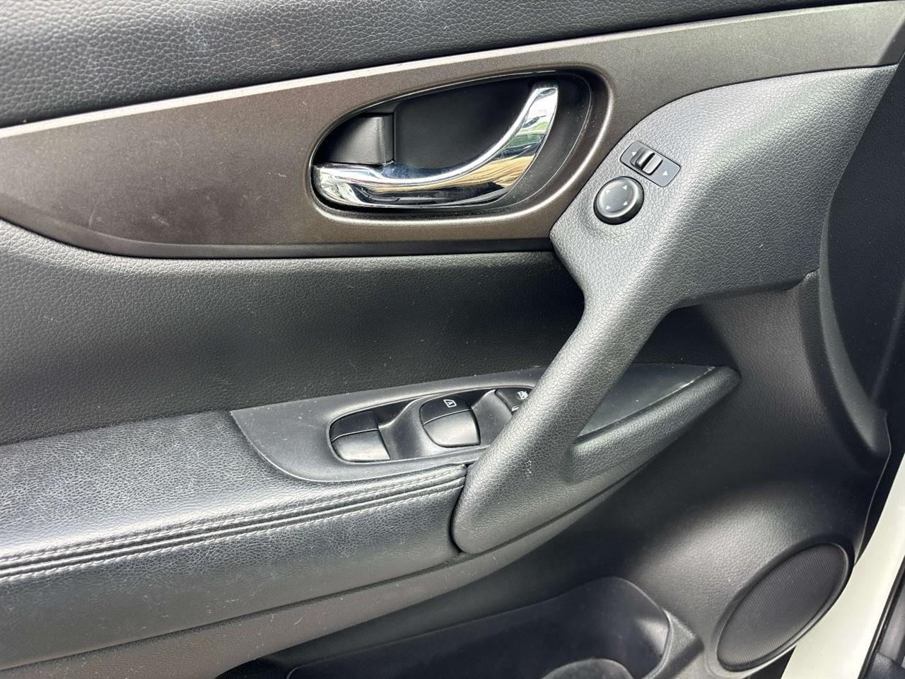 Nissan Rogue FWD 4dr S 2014