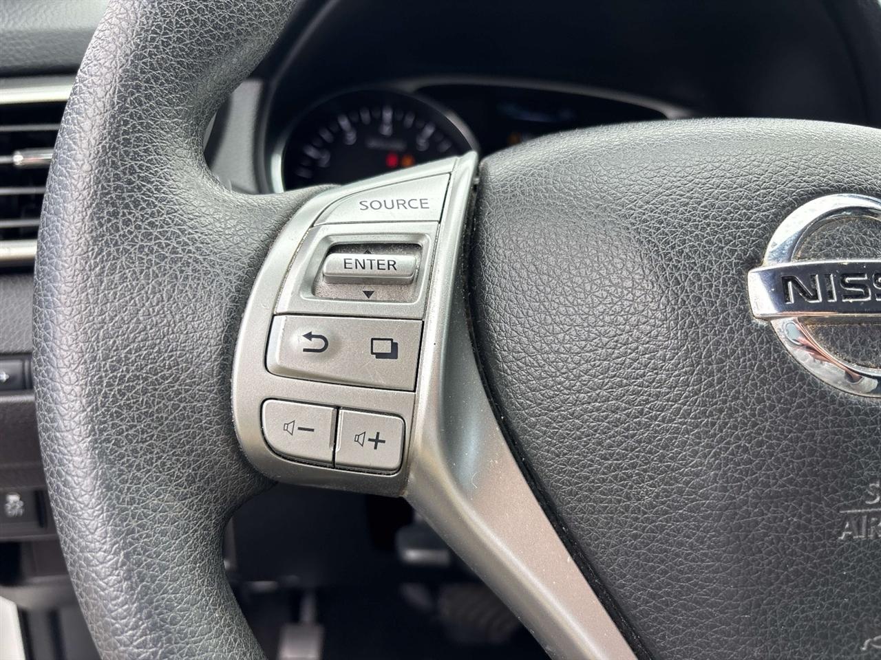 Nissan Rogue FWD 4dr S 2014