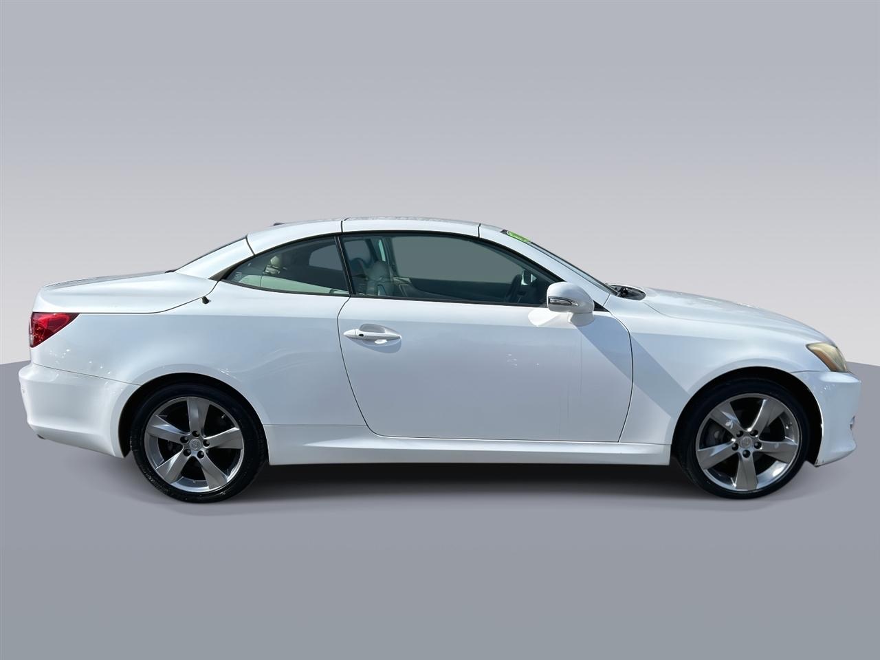 Lexus IS C  2010