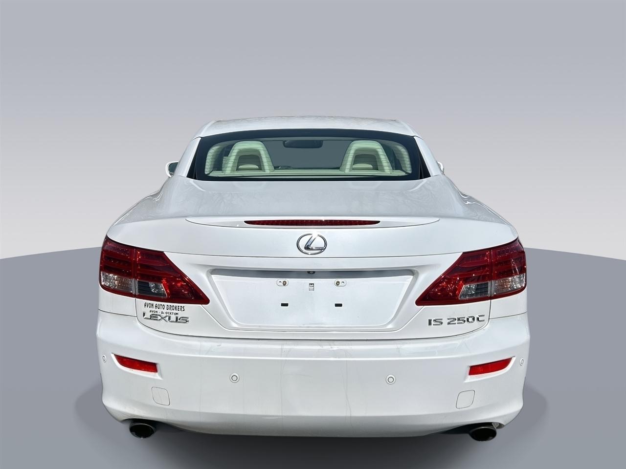 Lexus IS C  2010