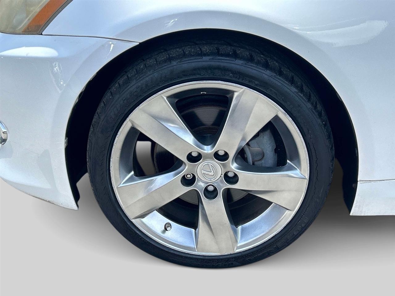 Lexus IS C  2010
