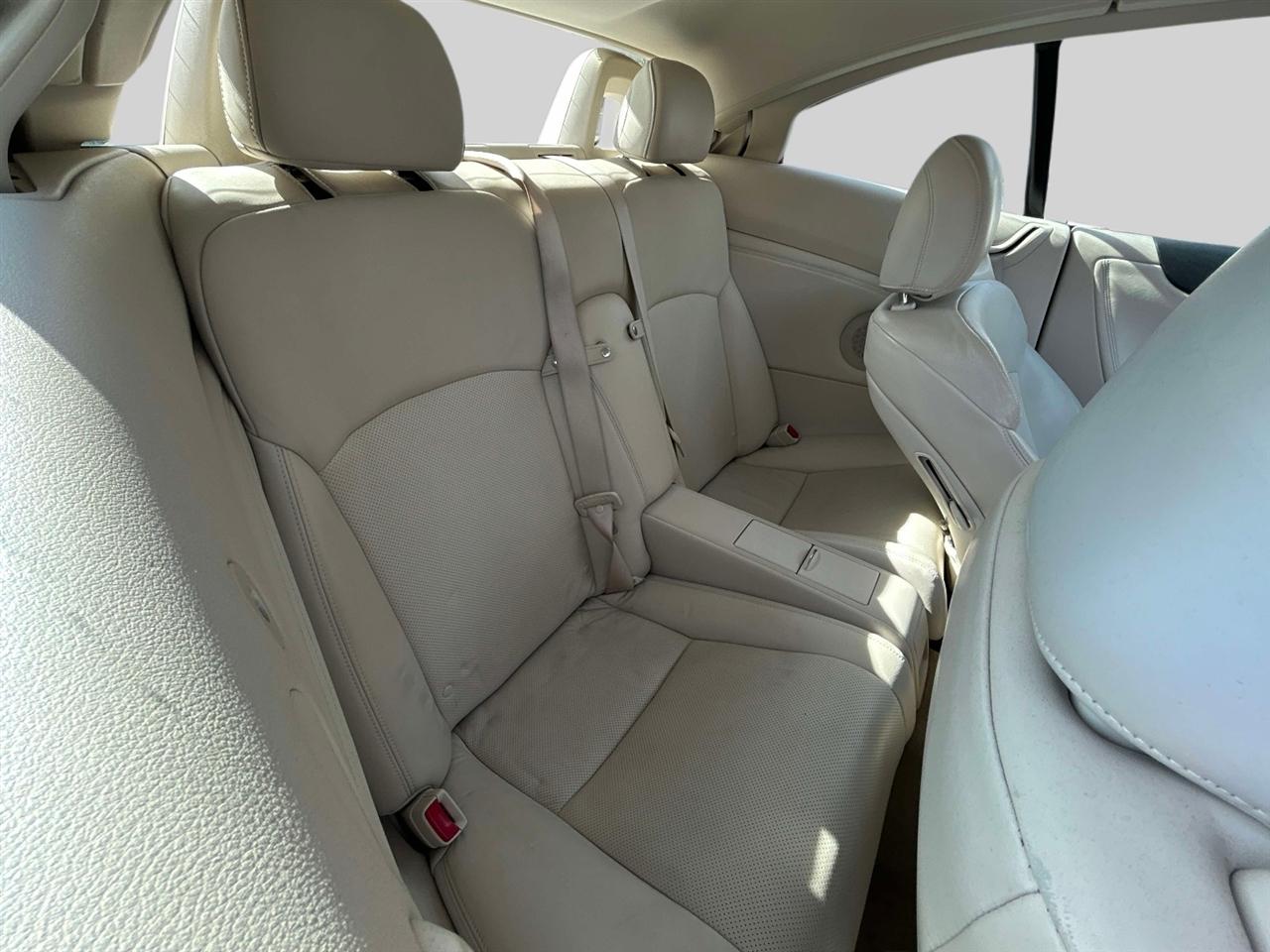 Lexus IS C  2010