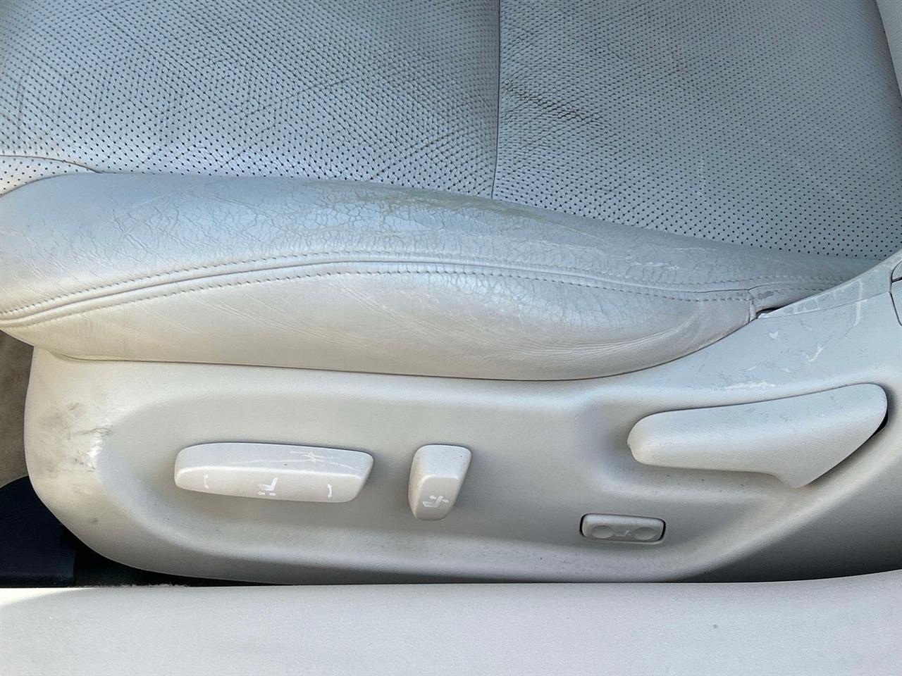 Lexus IS C  2010