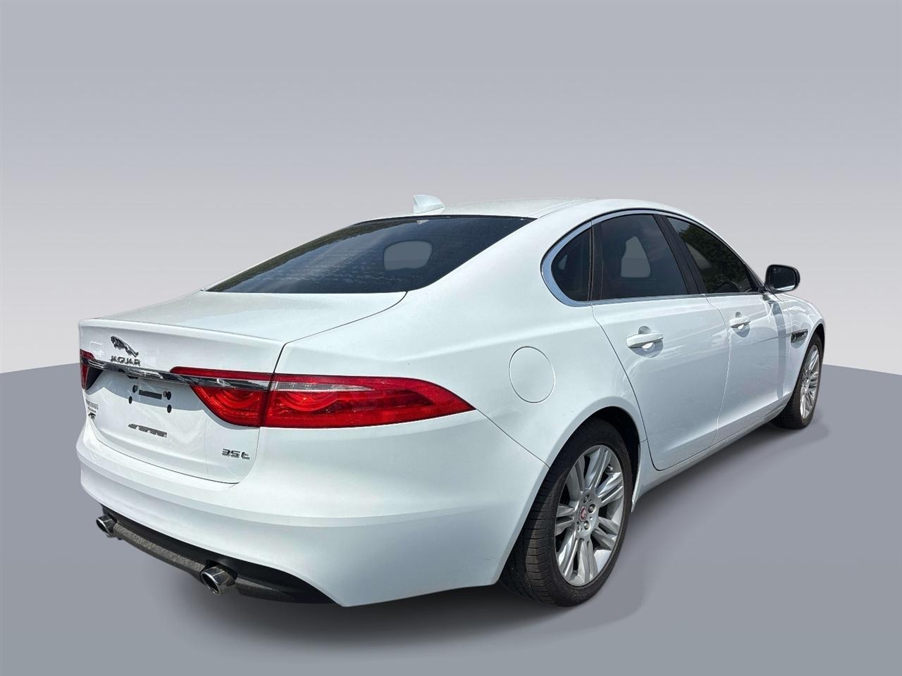Jaguar XF-Series 4dr Sdn 35t Premium RWD 2016