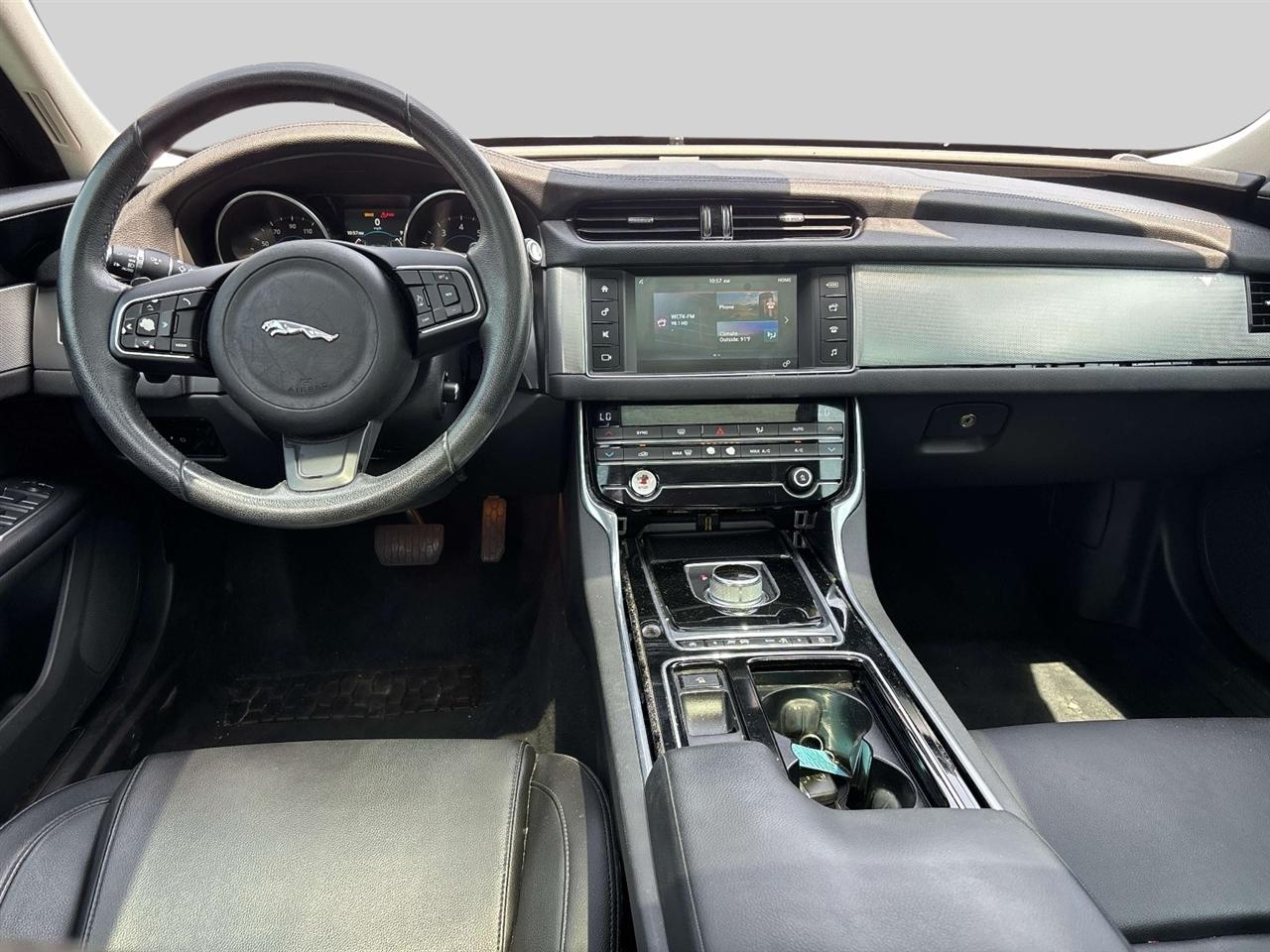 Jaguar XF-Series 4dr Sdn 35t Premium RWD 2016