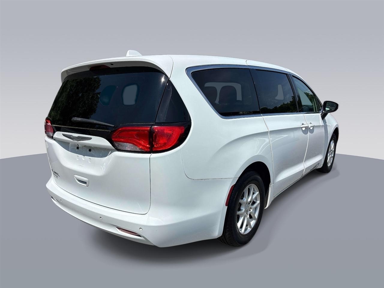 Chrysler Pacifica LX FWD 2017