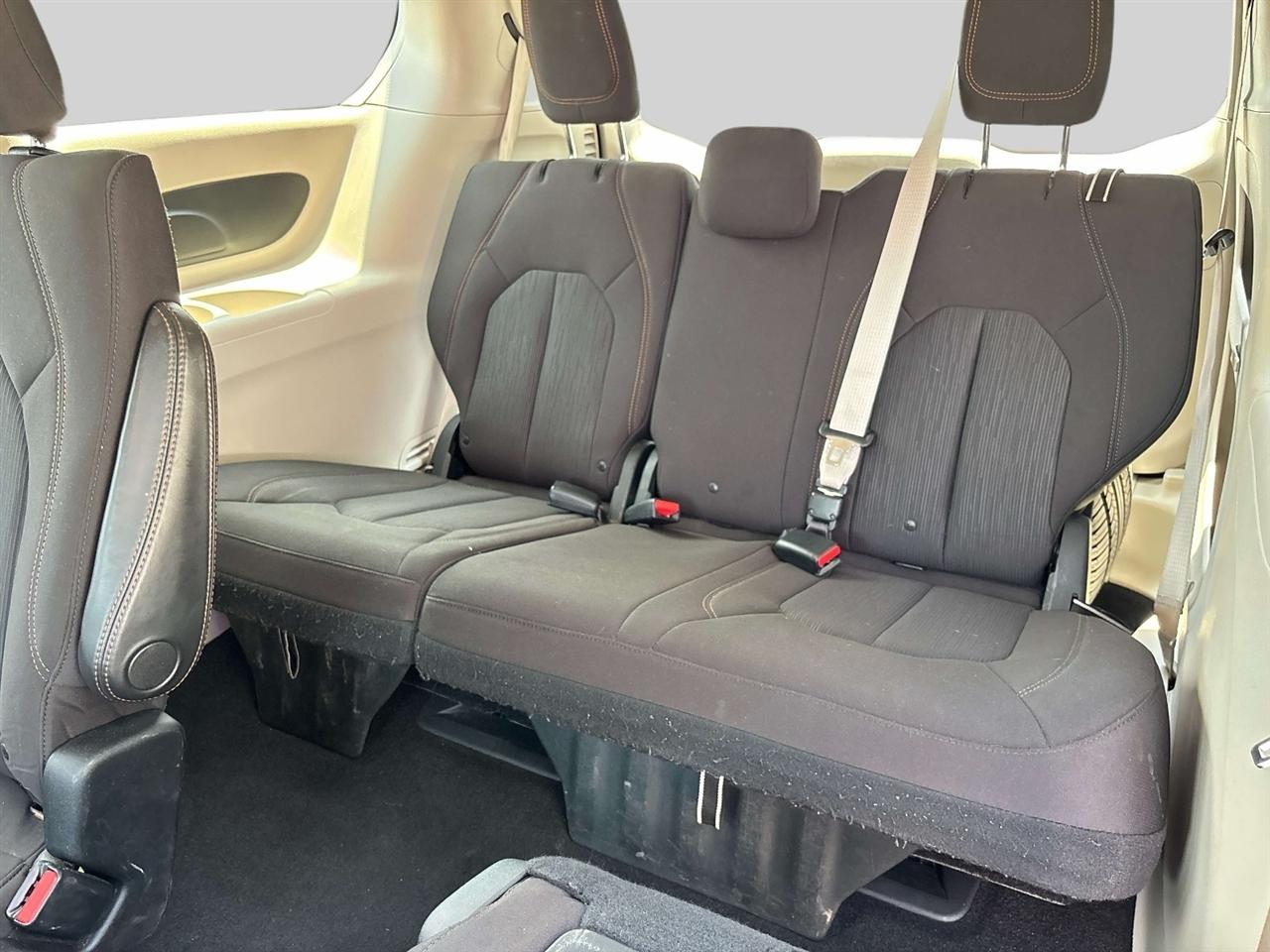 Chrysler Pacifica LX FWD 2017